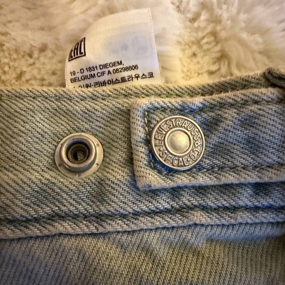LEVI’S NWT HIGH WAISTED CINCH BAGGY Jeans in Light Blue - Picture 4 of 6